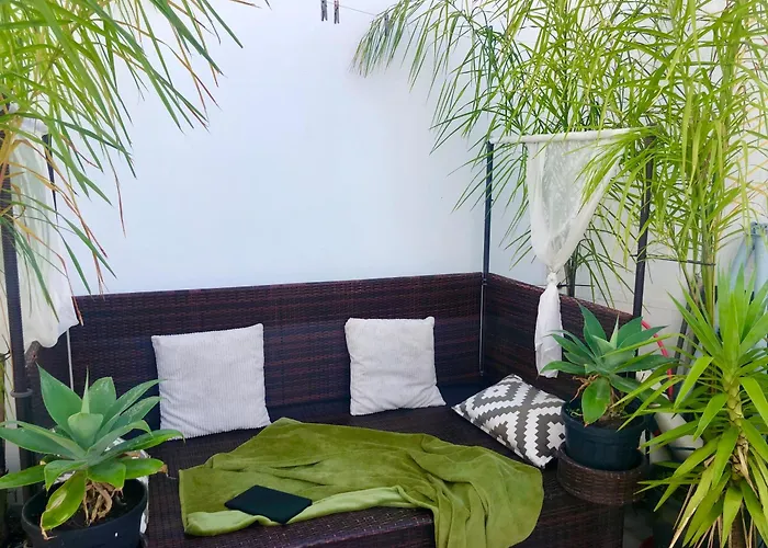 Cozy House Sleeps 2 With Pet Friendly Option