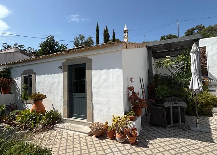 Casa Na Colina : The Cottage And The Long House